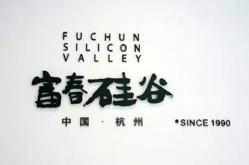 1572578653855765B1dt.jpg